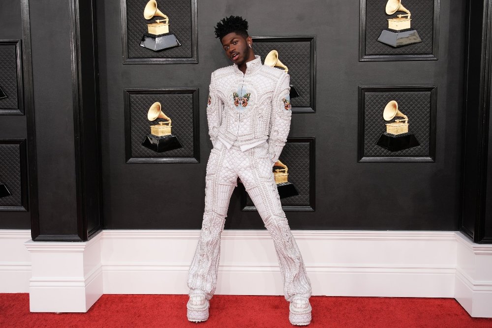 Lil Nas X: Έστειλε πίτσα σε «ομοφοβικούς» διαδηλωτές έξω από τη συναυλία του