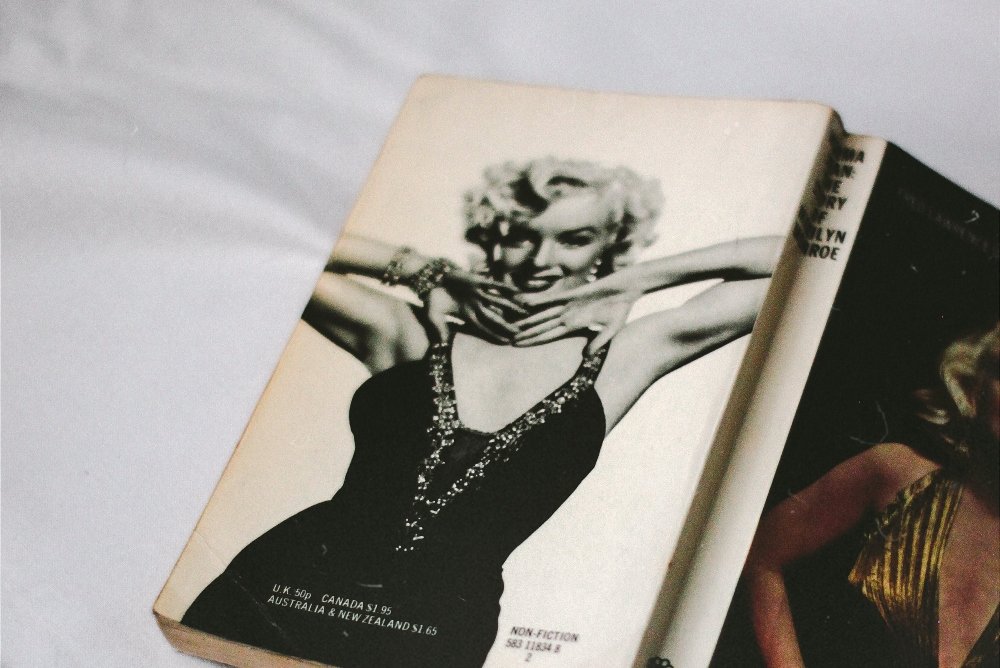 Marilyn Monroe: Νέο ντοκιμαντέρ επιβεβαιώνει ένα κρυφό «οικογενειακό μυστικό» – Ποιος ήταν ο βιολογικός της πατέρας