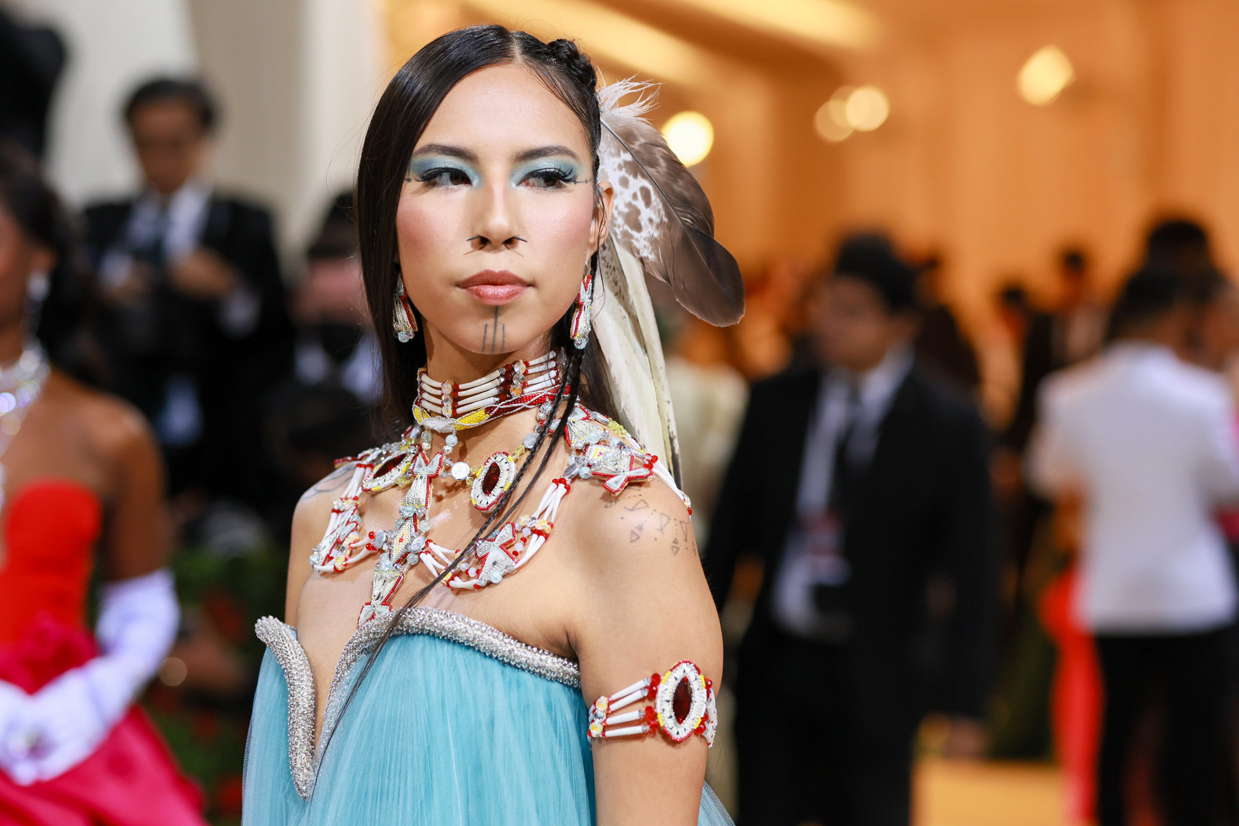 Quannah Chasinghorse: Το πρώτο top model που ενσωματώνει την ιθαγενή καταγωγή της