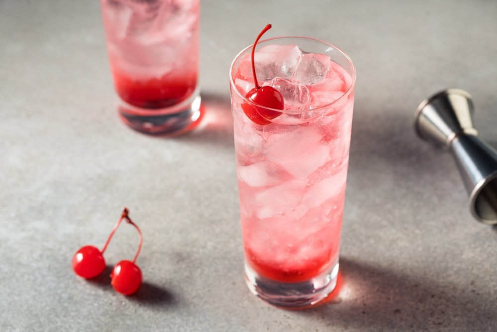 Dirty Shirley: Το γευστικό cocktail με το οποίο θα «κολλήσεις» φέτος το καλοκαίρι – Η νο1 επιλογή στα μπαρ του εξωτερικού