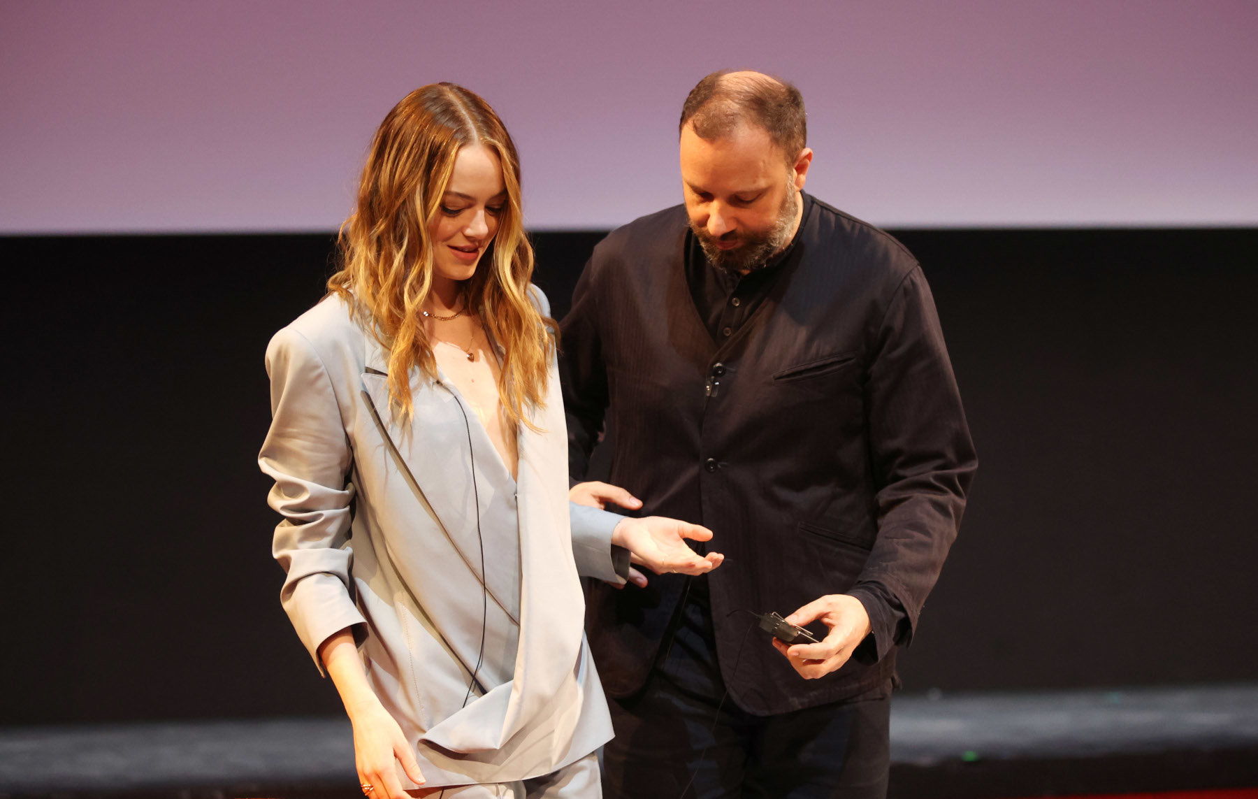 Emma Stone: Απαστράπτουσα στην παρουσίαση της ταινίας του Λάνθιμου