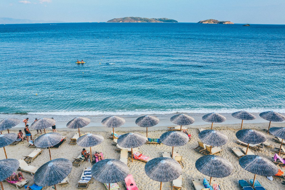 «Άριστο» το 95% των υδάτων κολύμβησης σε Ελλάδα, Κύπρο, Αυστρία και Κροατία λέει η Κομισιόν