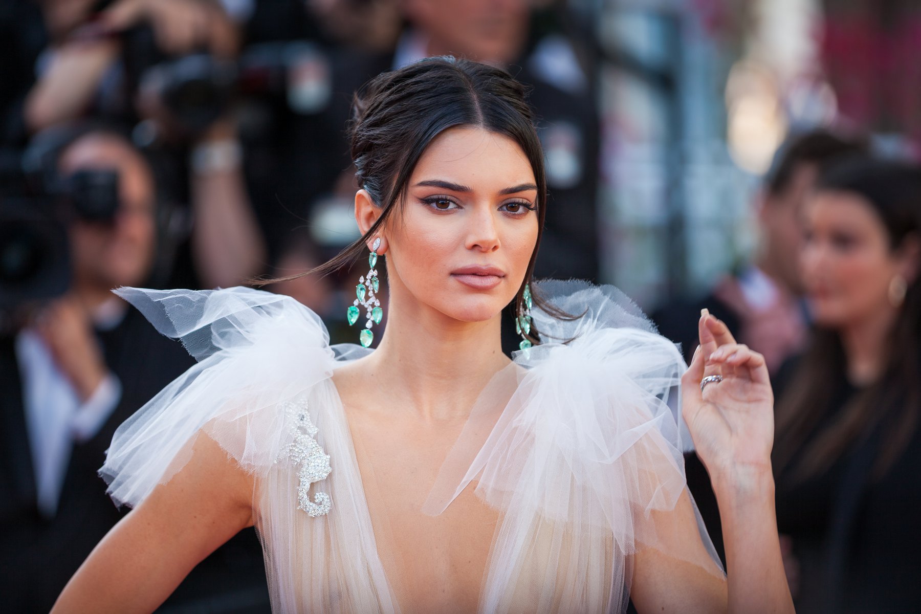 Kendall Jenner: Κάνει ηλιοθεραπεία γυμνή και δείχνει στον Devin Booker τι έχασε