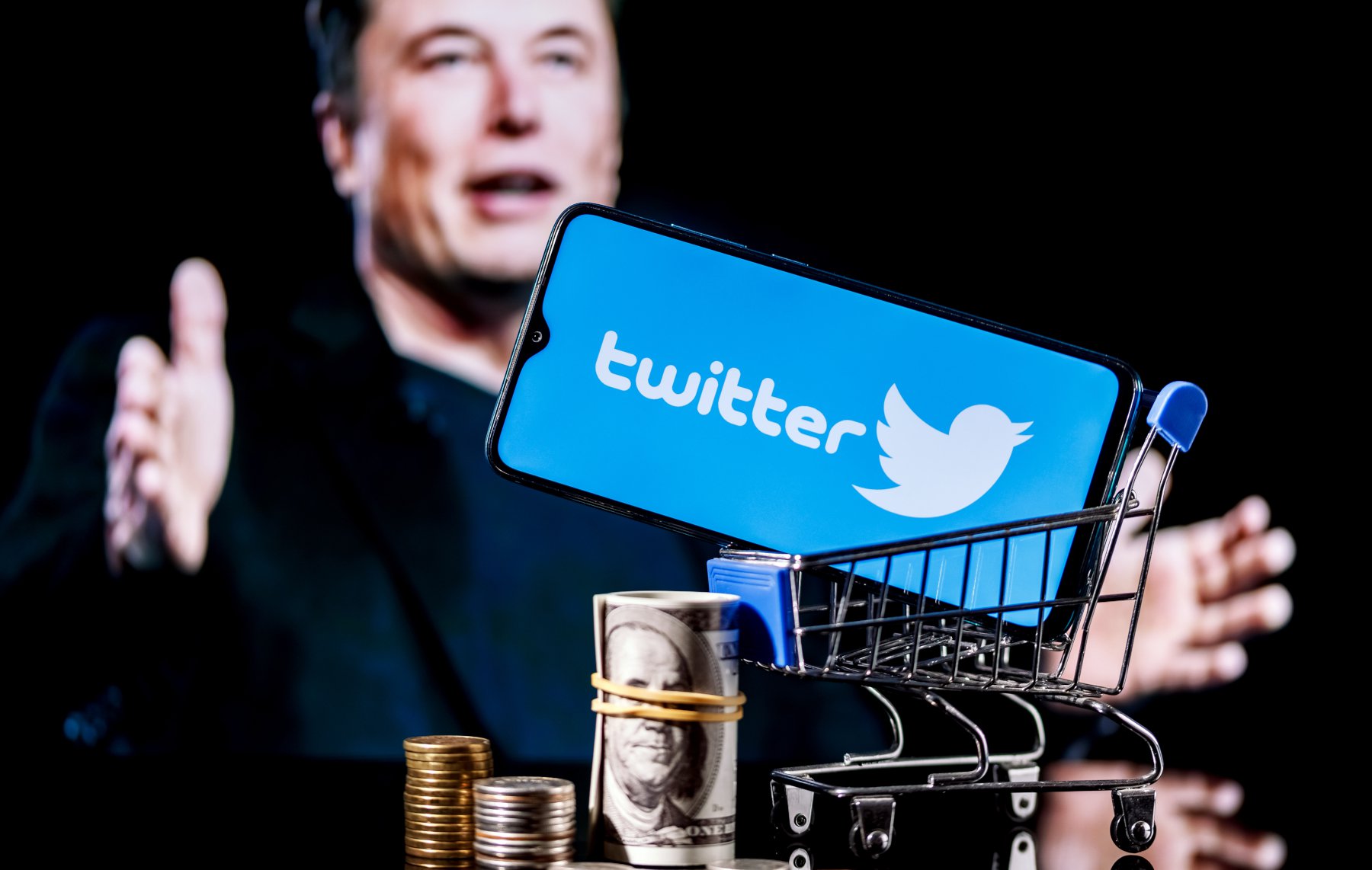 Elon Musk: Κάνει πίσω στην εξαγορά του Twitter; – Άρχισε τις απειλές