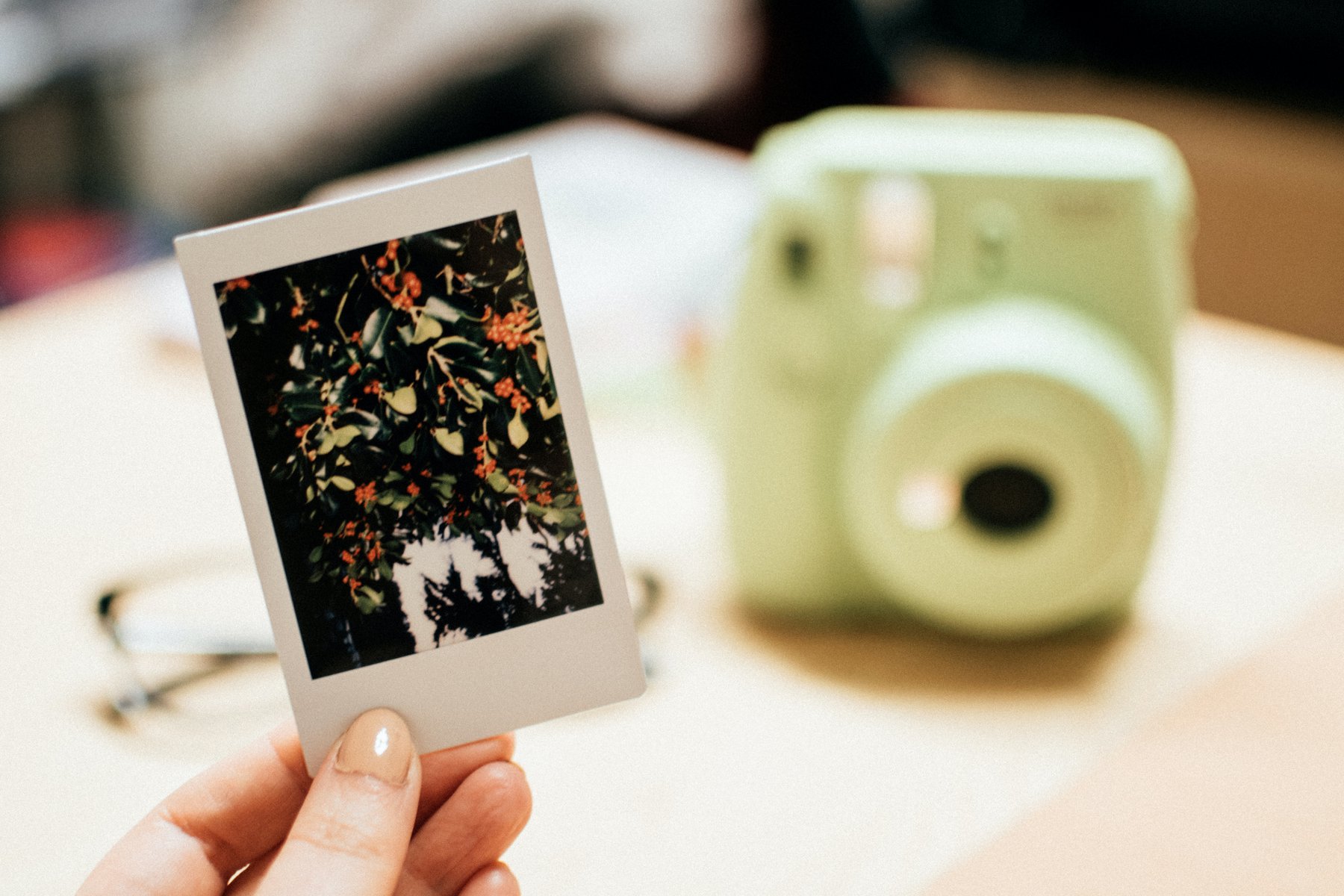 Tips για polaroid κάμερα: Αποθανάτισε την κάθε σου στιγμή και κάνε την να κρατήσει για πάντα