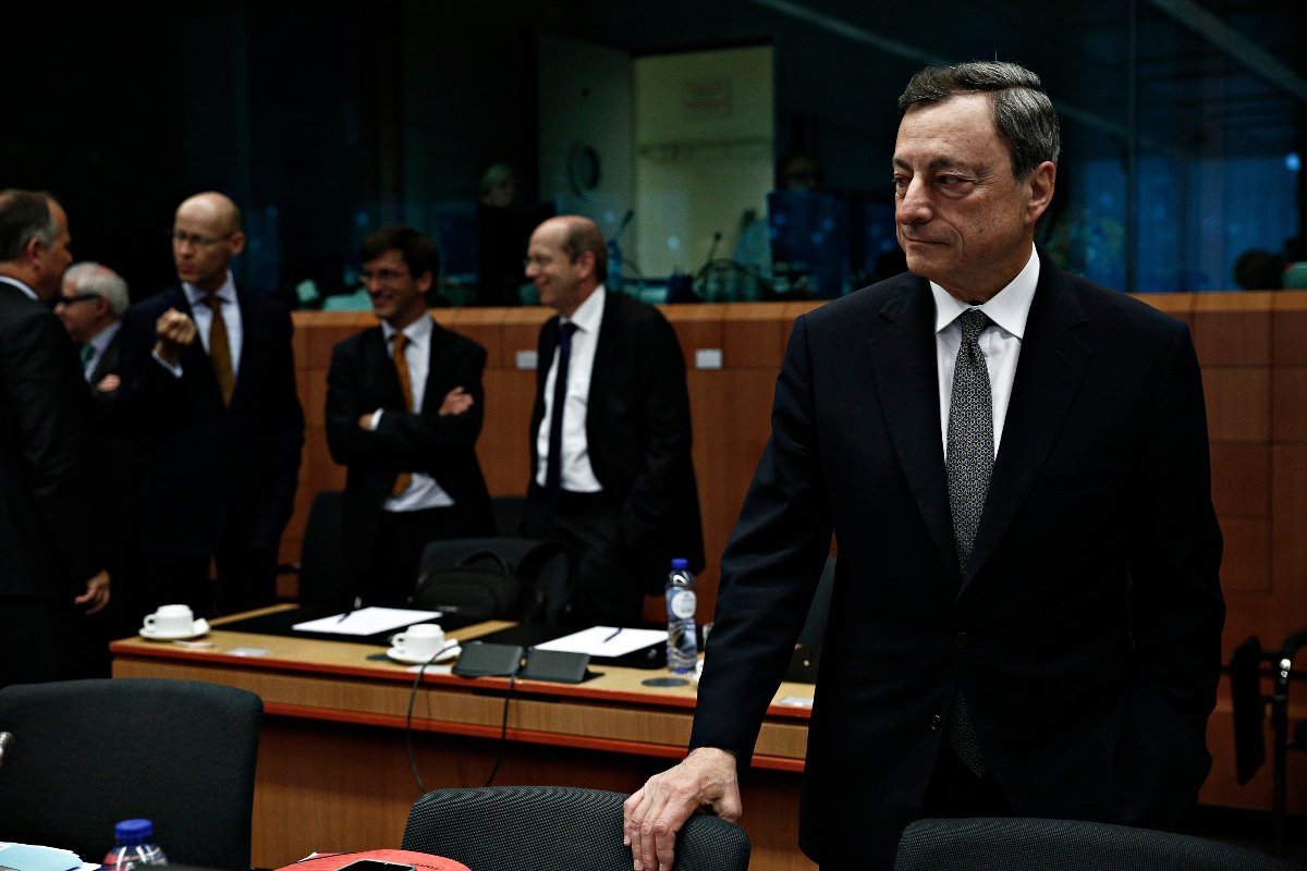 Mario Draghi: Ποιοι κίνδυνοι ελλοχεύουν για την Ιταλία από την παραίτησή του;