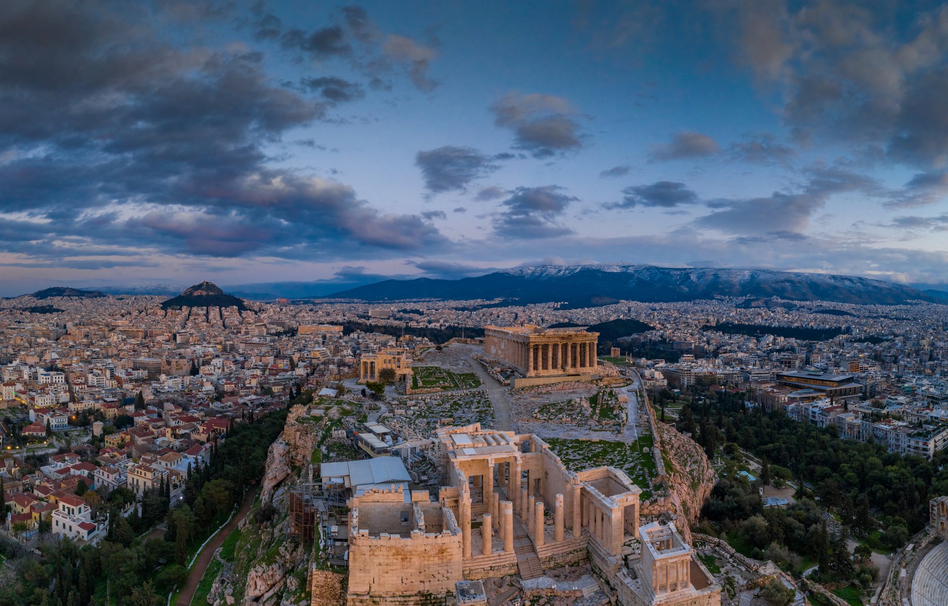 4 περιοχές της Αθήνας που ψάχνουμε με το κυάλι να βρούμε τα θετικά τους χαρακτηριστικά