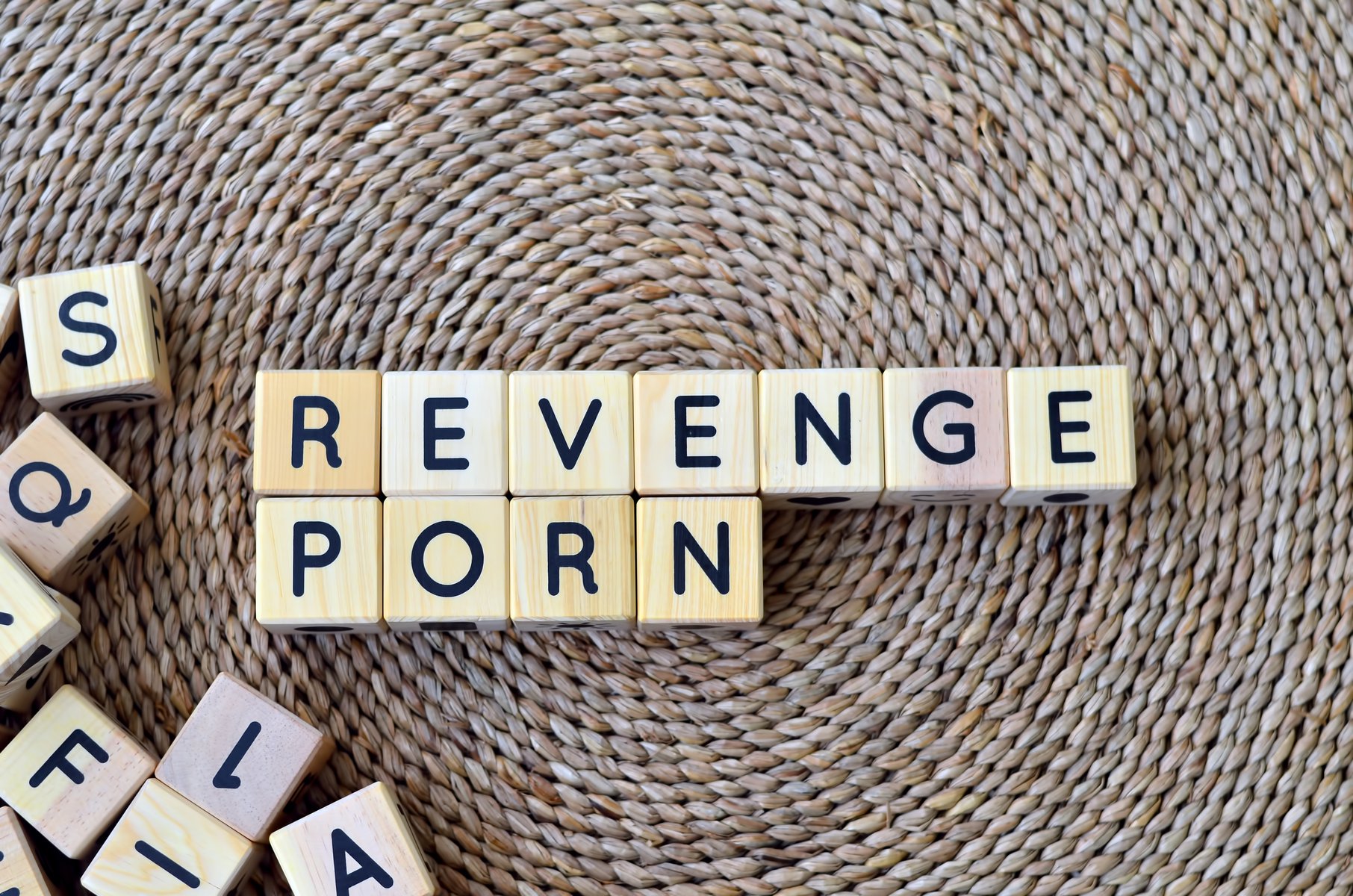 Απόφαση σταθμός: Δικαστήριο επιδίκασε αποζημίωση 1,2 δισ. δολαρίων για υπόθεση revenge porn