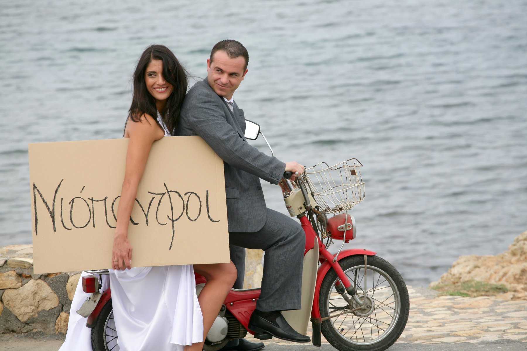 Σταματήστε να παντρεύεστε ΟΛΟΙ φέτος, δεν σας προλαβαίνουμε γάμοι
