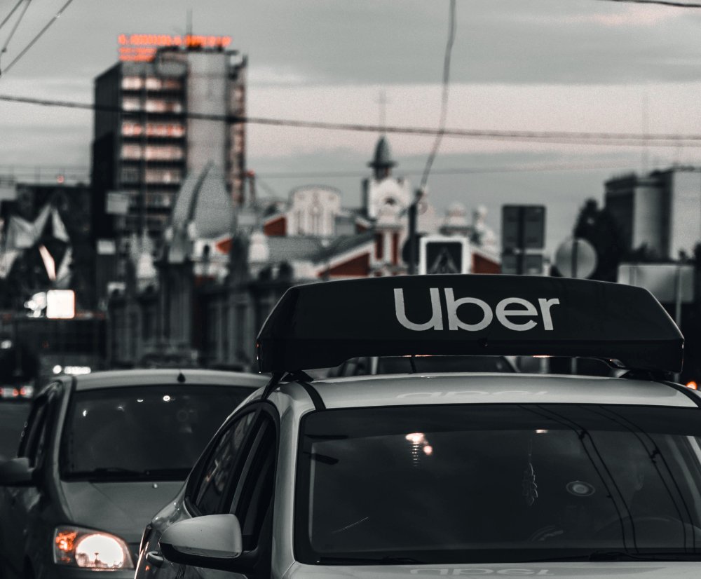Uber: Το σκάνδαλο και οι σεξουαλικές επιθέσεις από οδηγούς της – 550 γυναίκες μήνυσαν την εταιρεία στις ΗΠΑ
