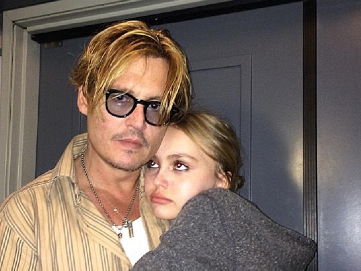 Lily-Rose Depp: Το it-girl του Χόλιγουντ με τους διάσημους γονείς και ένα λαμπρό μέλλον να την περιμένει Lily-Rose Depp