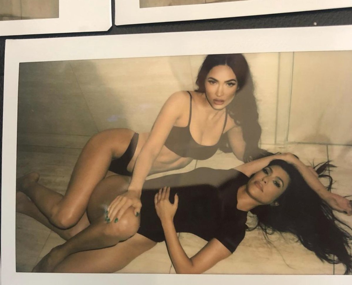 Megan Fox και Kourtney Kardashian ποζάρουν αισθησιακά στον φακό και ζητούν μια θέση στο OnlyFans