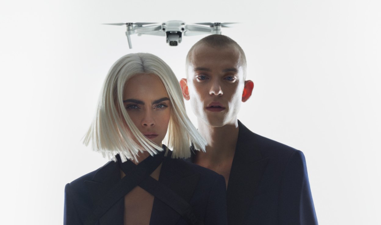 Cara Loves Karl: Ο Οίκος Lagerfeld συνεργάζεται με την Cara Delevingne για τη νέα Capsule Collection