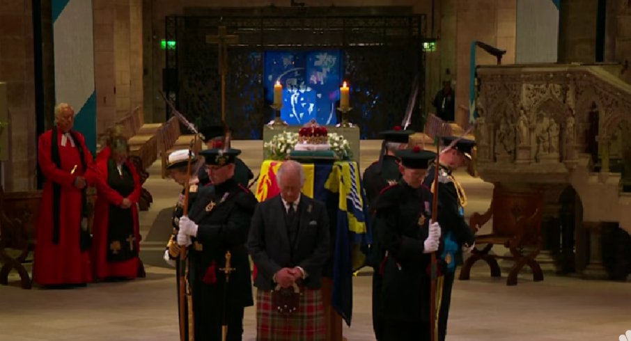 Βασίλισσα Ελισάβετ: Γιατί δόθηκε οδηγία να καταφθάσουν οι προσκεκλημένοι στην κηδεία με εμπορικές πτήσεις και πούλμαν
