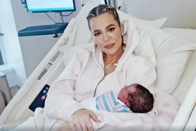 Khloe Kardashian: Δείχνει για πρώτη φορά τον γιο που απέκτησε μέσω παρένθετης μητέρας