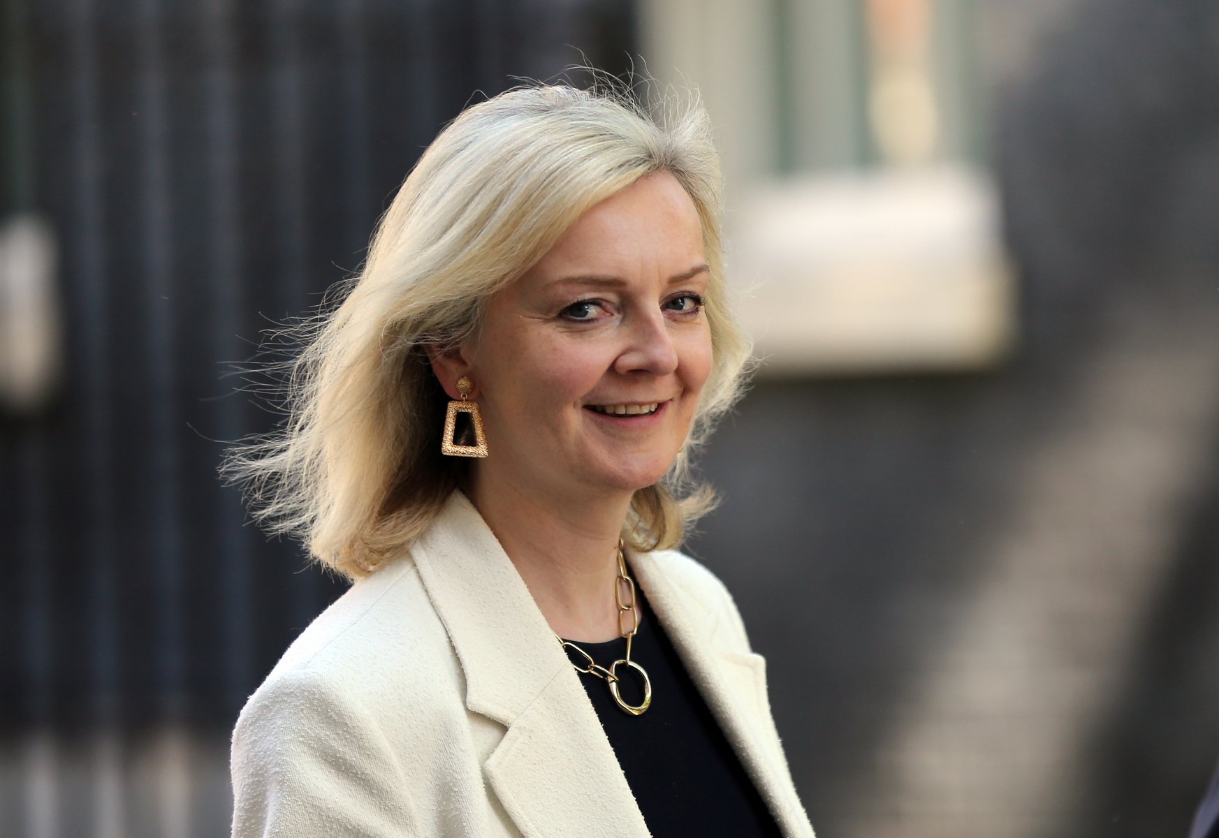 Liz Truss: Δυναμική η πρώτη της μέρα στο βρετανικό κοινοβούλιο – Ανακοίνωσε πακέτο στήριξης για την ενεργειακή κρίση