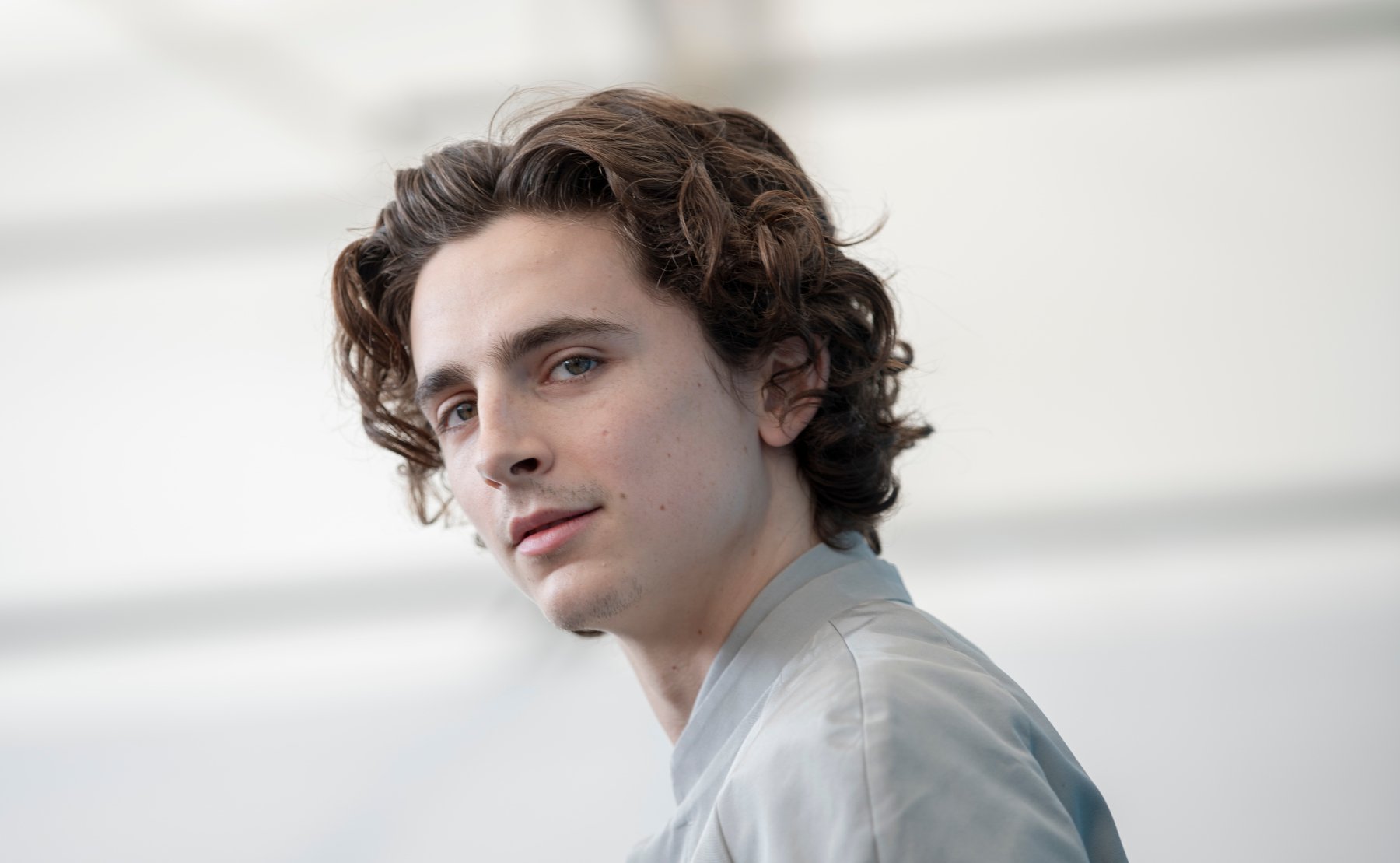 Ο Timothee Chalamet έγραψε ιστορία: Έγινε ο πρώτος άνδρας στο εξώφυλλο της βρετανικής Vogue