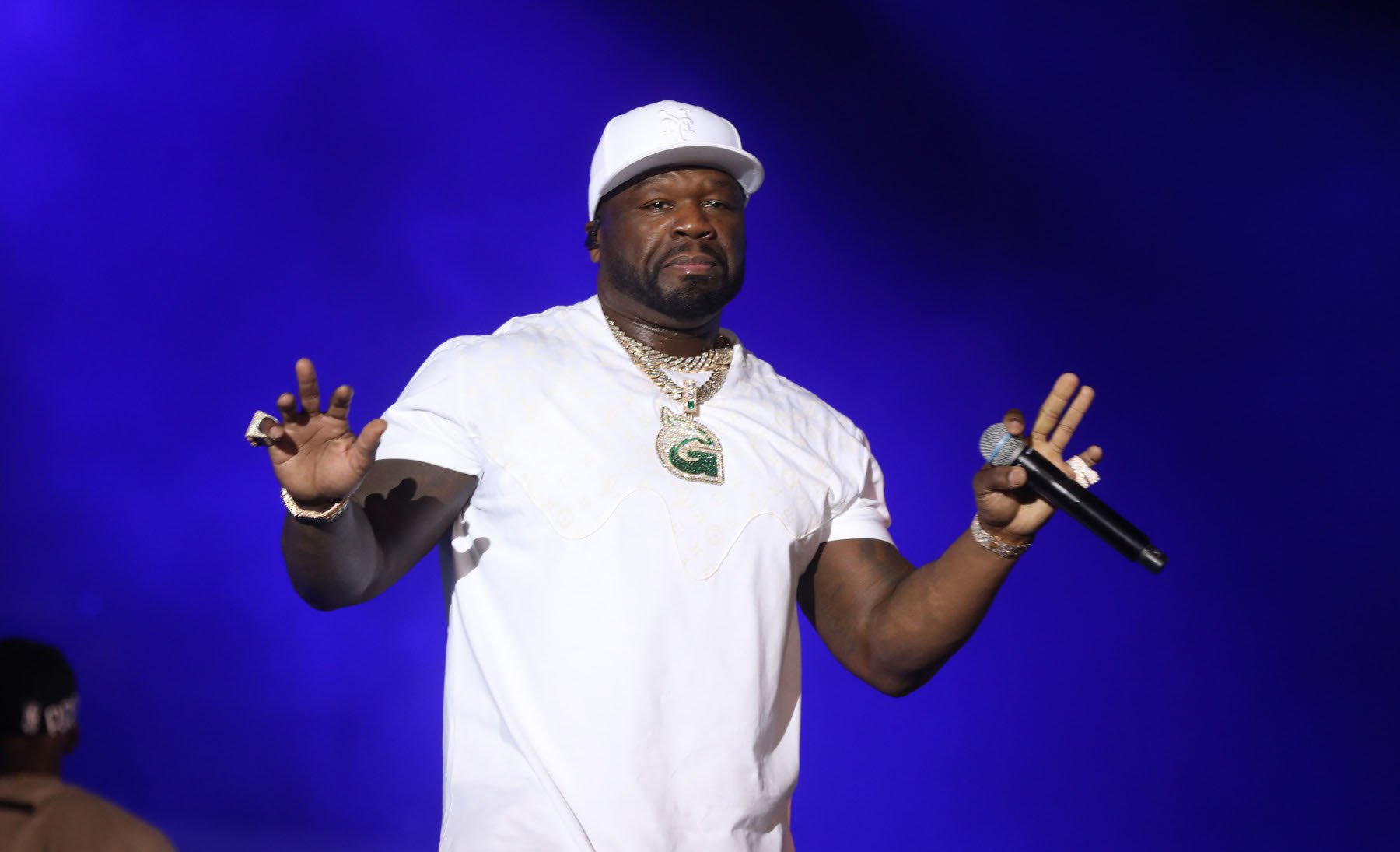 50 Cent: Πέταξε το μικρόφωνο στο κοινό και τραυμάτισε μία γυναίκα