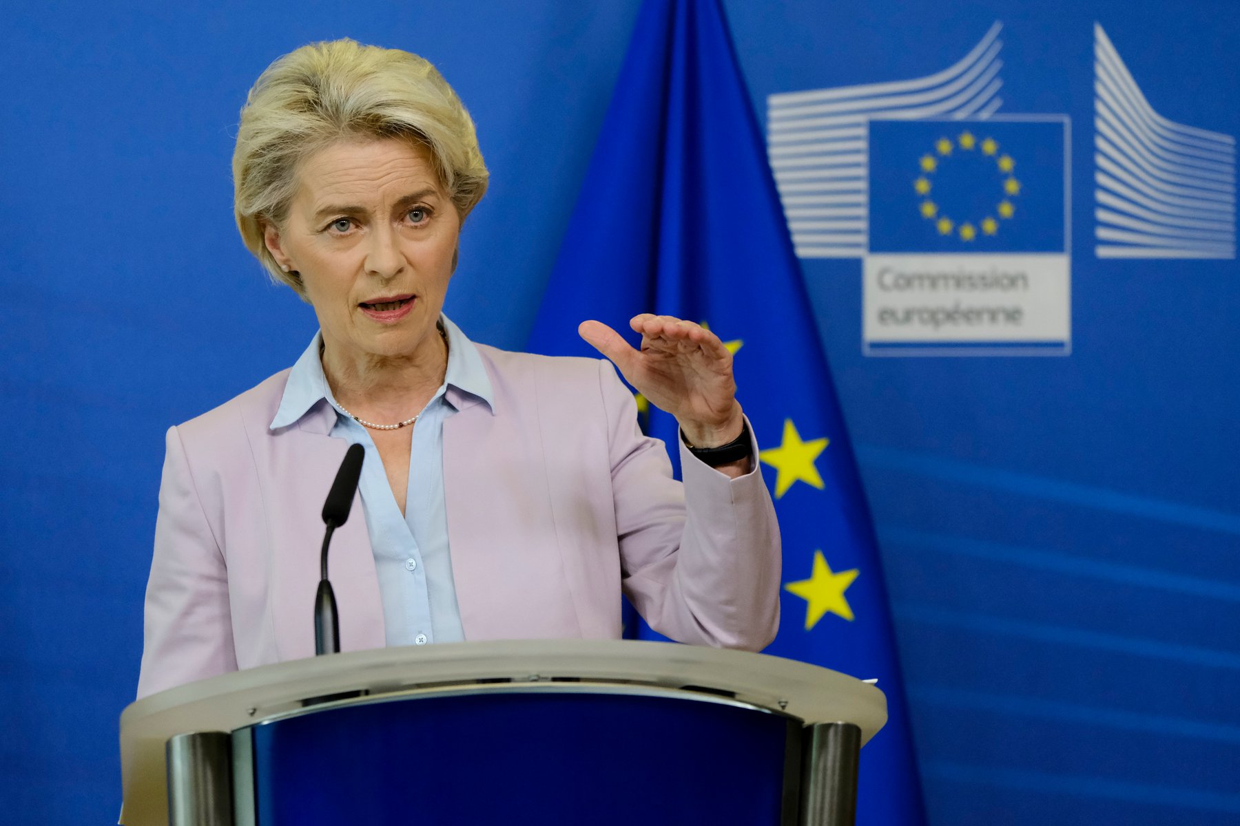 Οι πιέσεις των 27 «έπιασαν τόπο»: Η Ursula von der Leyen προτείνει προσωρινό πλαφόν στις τιμές φυσικού αερίου