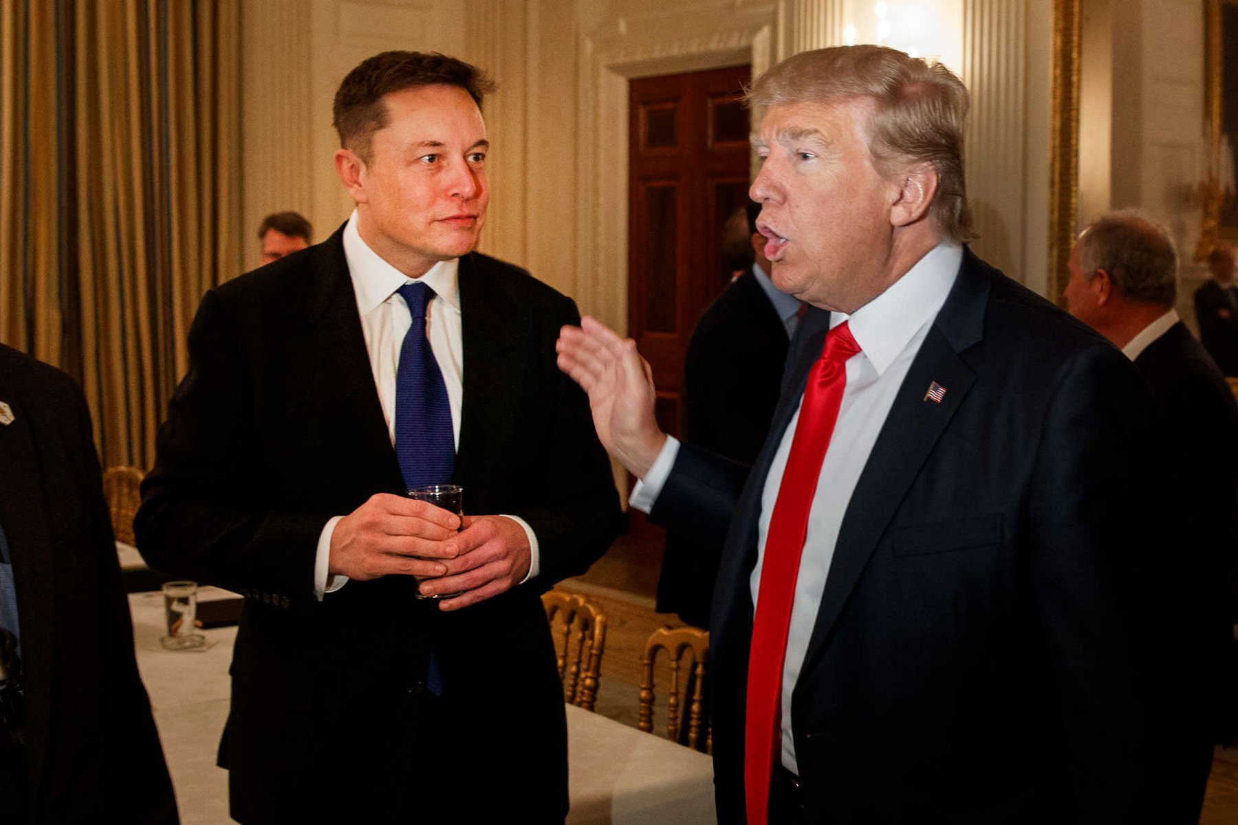 «Θέλετε τον Trump πίσω στο Twitter, ναι ή όχι;» Η δημοσκόπηση του Elon Musk για την επαναφορά του λογαριασμού του