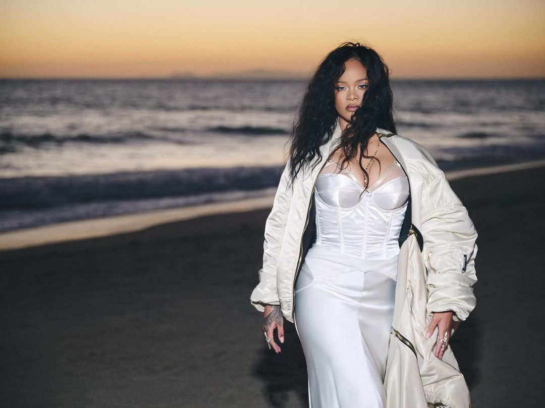 Mama mia Rihanna: Πιο σέξι δε γίνεται στο νέο βίντεο της Savage X Fenty