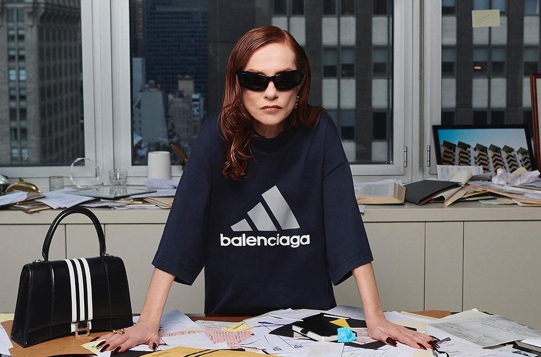 Ο οίκος Balenciaga κάνει μία ακόμα ανατρεπτική συνεργασία και αλλάζει τον τρόπο που ντυνόμαστε