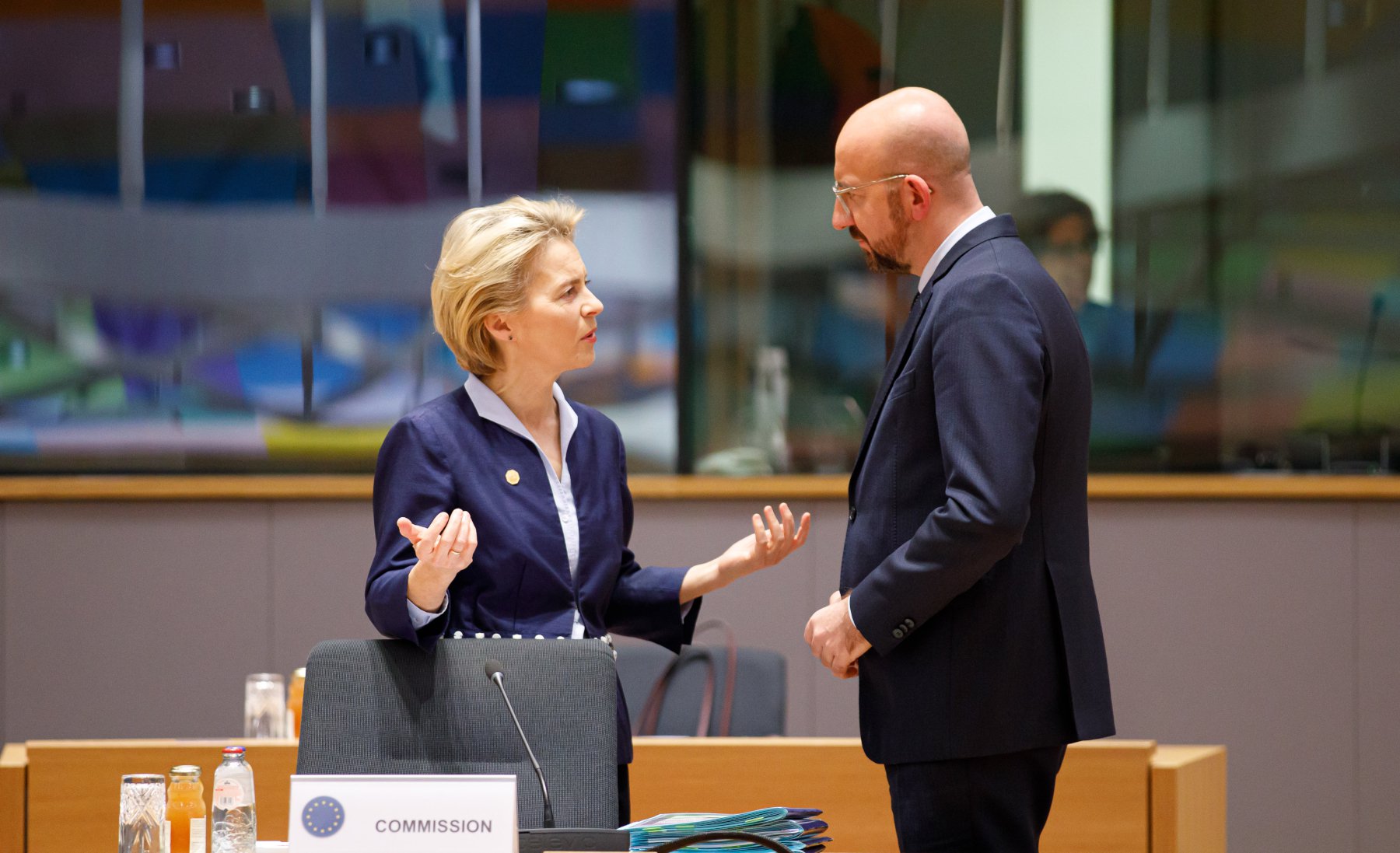 Ursula von der Leyen – Charles Michel: «Εμφύλιος» στα σπλάχνα της Ευρωπαϊκής Ένωσης