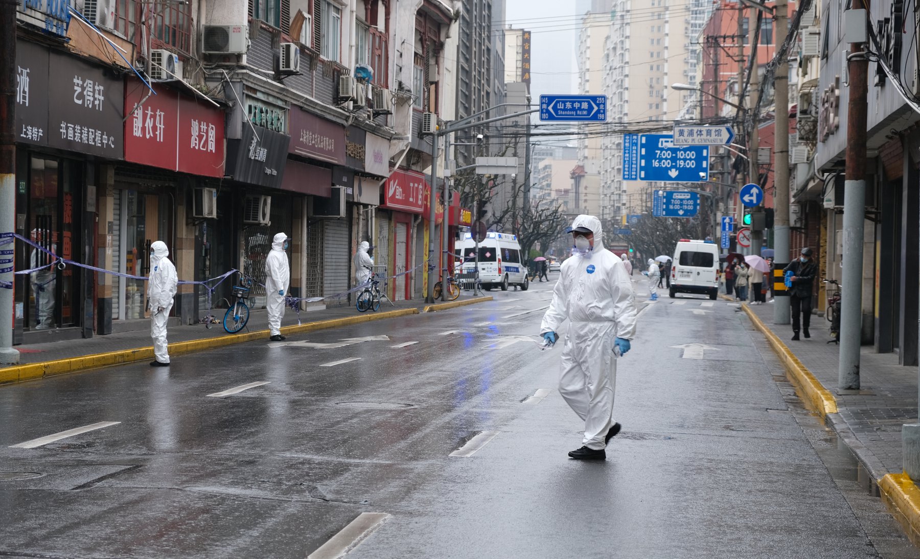 Τι συμβαίνει με τον κορωνοϊό στην Κίνα: Έρευνα κάνει λόγο για 9.000 νεκρούς ημερησίως – Μόλις 1 ανακοίνωσαν χθες οι Κινέζοι