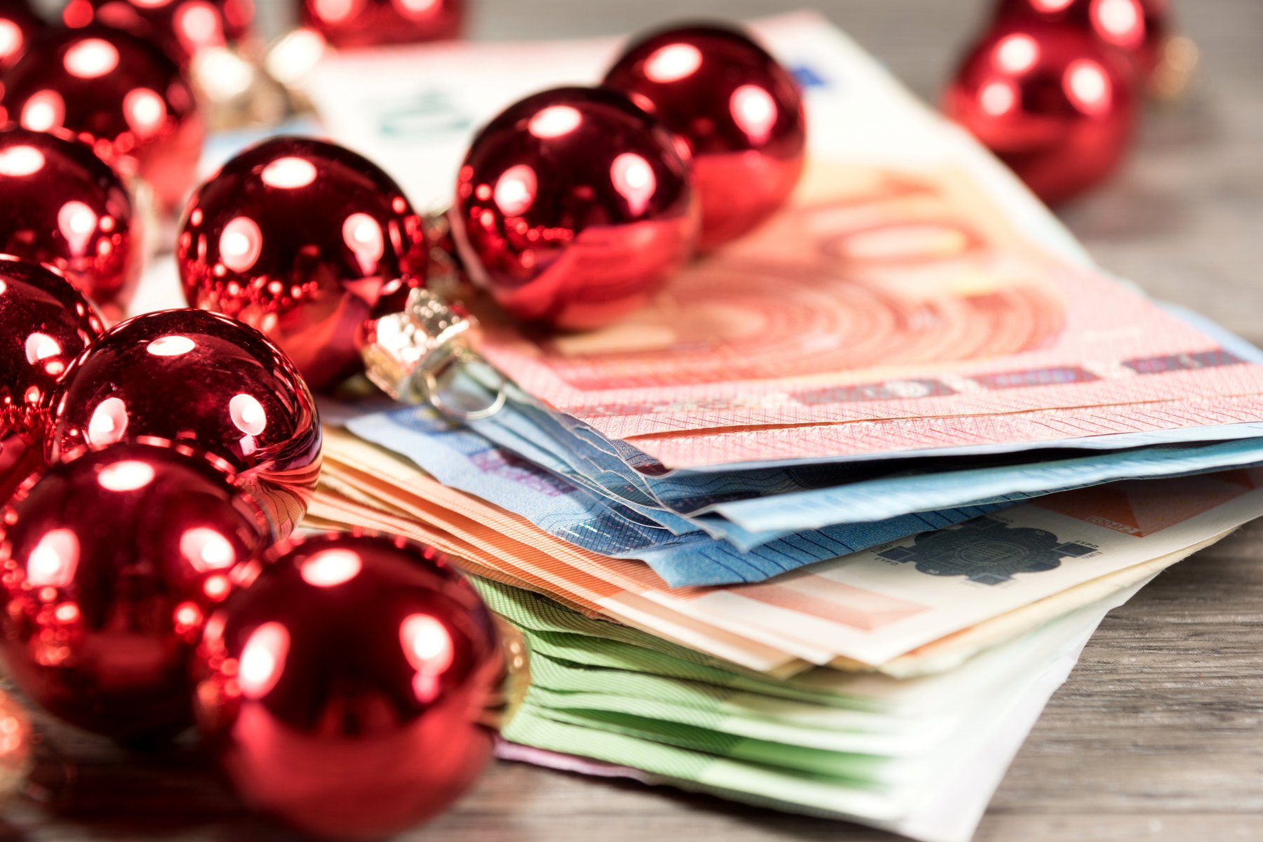 «Χριστουγεννιάτικο δώρο» από την φορολοταρία: Μοίρασε από 100.000 σε 12 τυχερούς φολορογούμενους