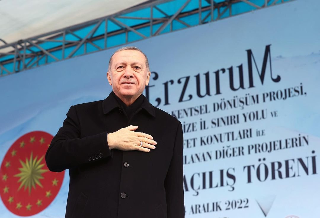 Politico για Erdogan: Σε κατρακύλα τα ποσοστά αποδοχής του στην Τουρκία – «Οι πόλεμοι το τελευταίο χαρτί του για να μείνει στην εξουσία»