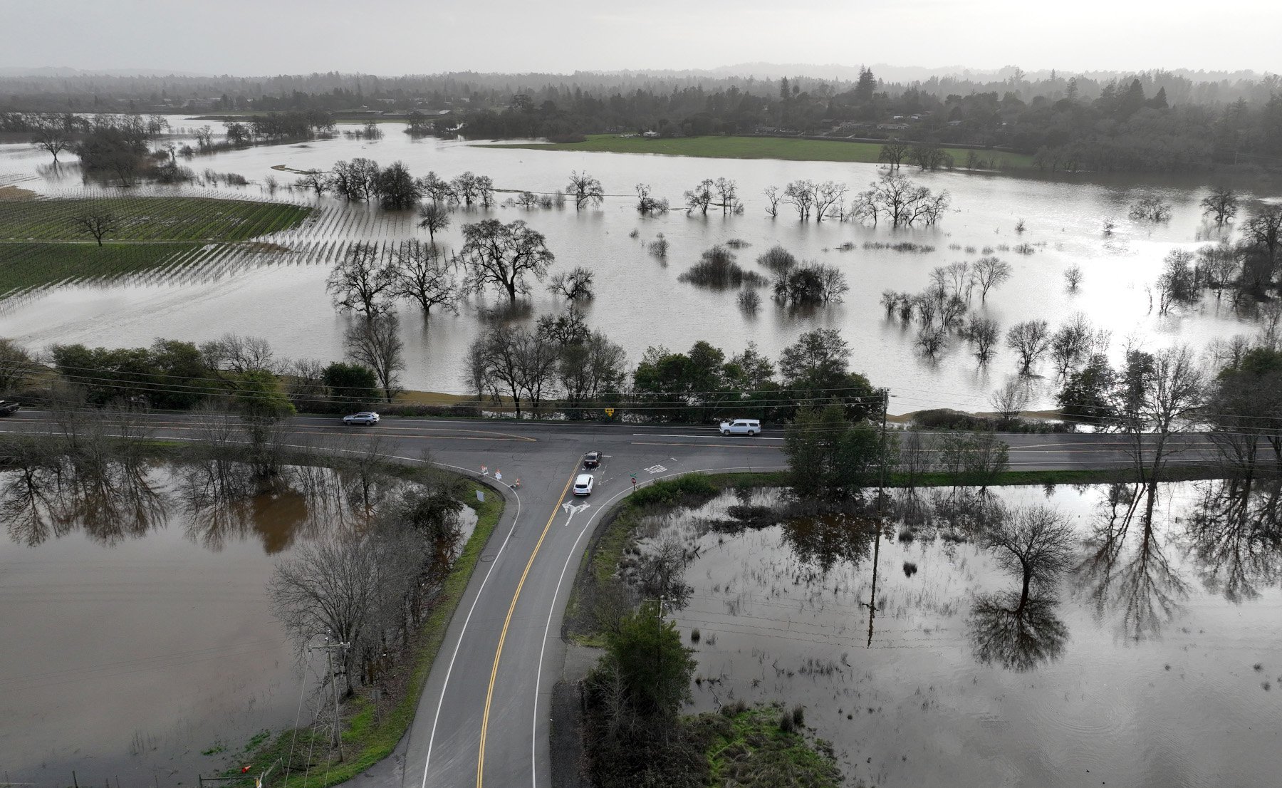 Ακραίες πλημμύρες στην Καλιφόρνια: Εκκενώνουν σπίτια στην περιοχή που μένουν Degeneres, Oprah και Harry-Meghan