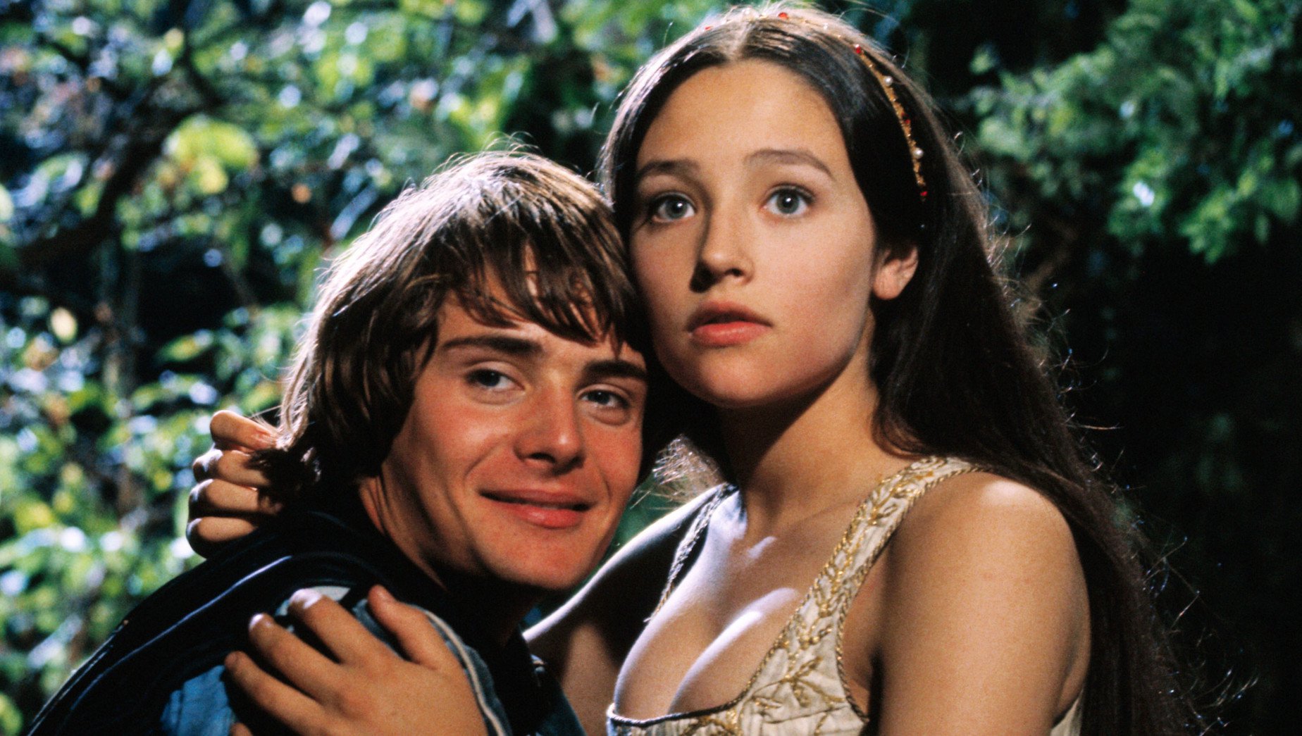 Romeo & Juliet: 54 χρόνια μετά οι πρωταγωνιστές μηνύουν την Paramount και τον νεκρό Τζεφιρέλι για παιδική κακοποίηση
