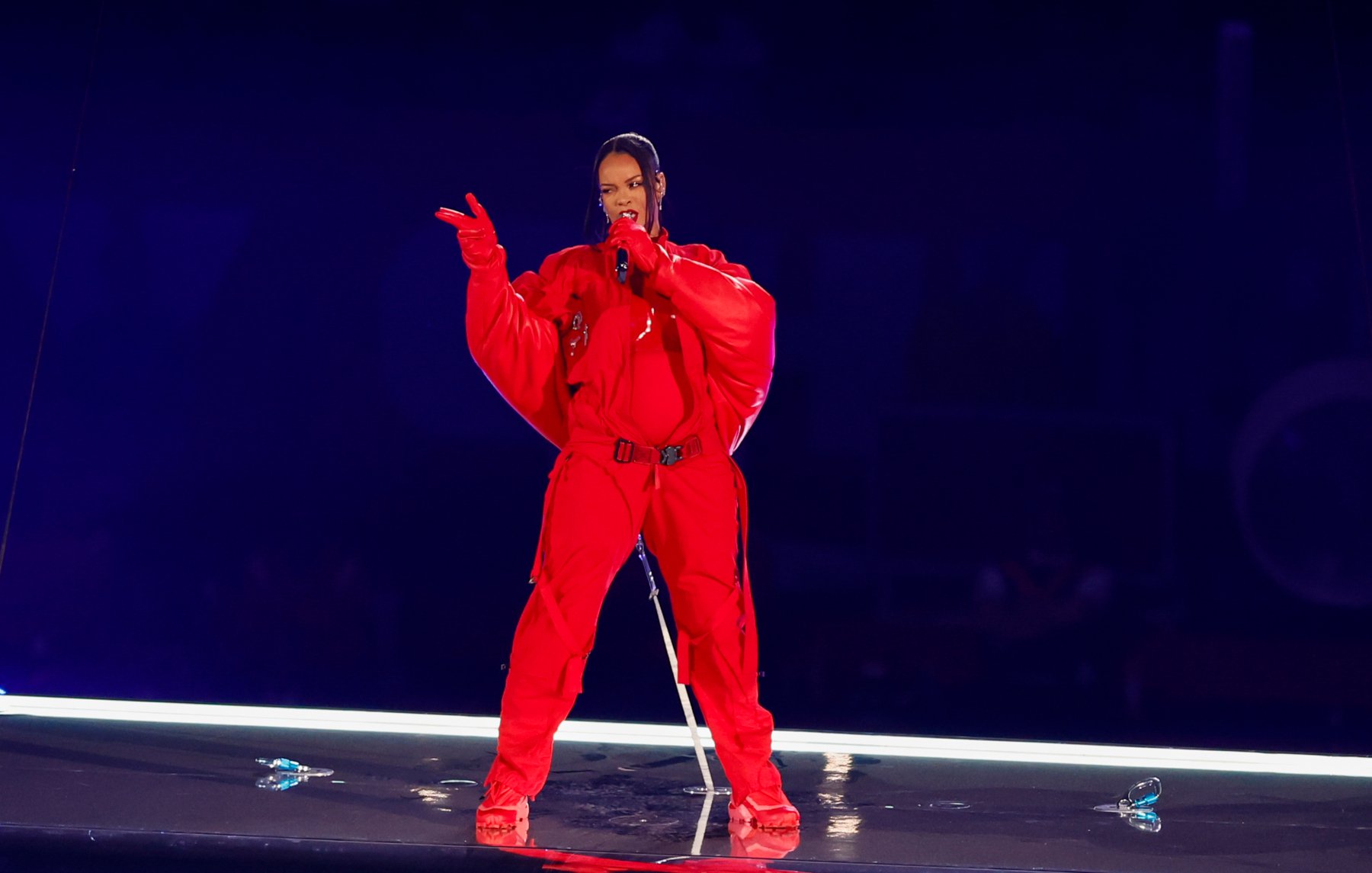 «Γιατί μπήκε στον κόπο να εμφανιστεί αφού ήταν playback;»: Εκθέτει την Rihanna για το Super Bowl γνωστός παραγωγός