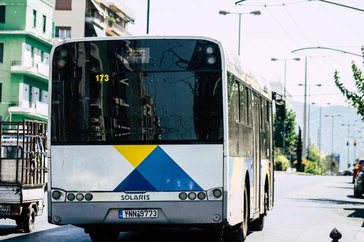 Τροχαίο στη Βασιλίσσης Σοφίας με 12 τραυματίες – Λεωφορείο συγκρούστηκε με ΙΧ