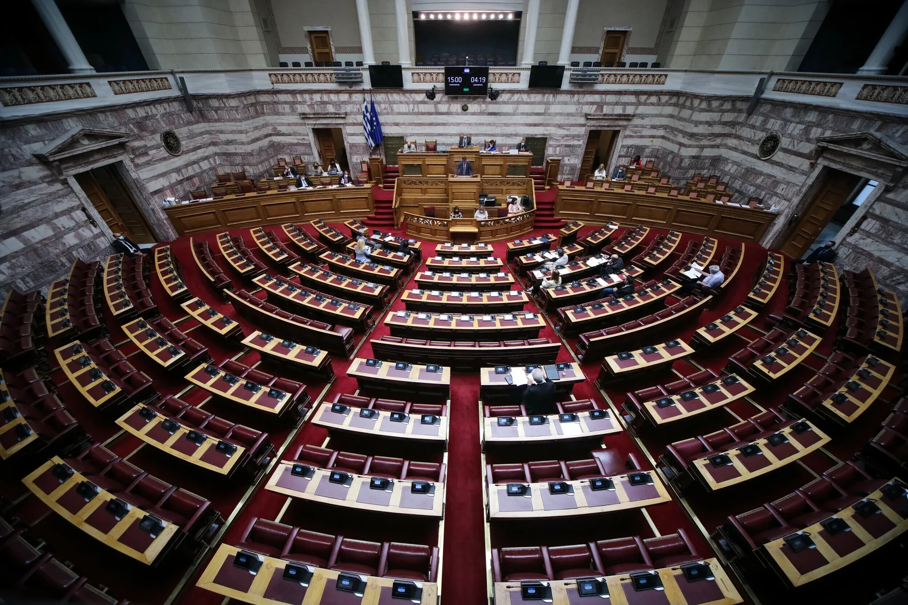 Σφοδρή αντιπαράθεση ΚΚΕ-ΜέΡΑ25 στη Βουλή