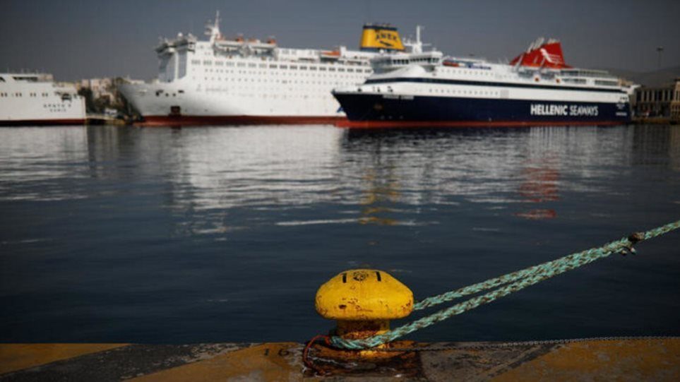 Δεμένα τα πλοία στα λιμάνια την Πρωτομαγιά