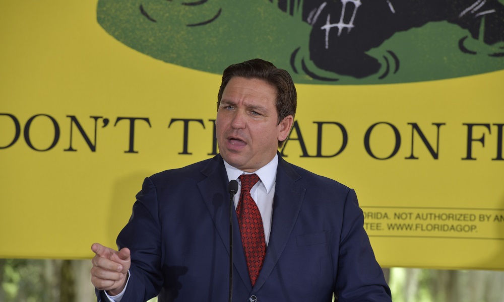 Ron DeSantis: «Να μάθετε τα… οφέλη της δουλείας» – Έντονες οι αντιδράσεις και οι διαμαρτυρίες από εκπαιδευτικούς