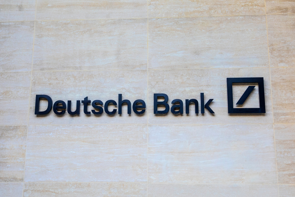 Deutche Bank: Η «μεγαλύτερη βουτιά τα τελευταία 3 χρόνια» θησαύρισε τις τσέπες των short-sellers με 100 εκατομμύρια
