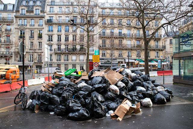 Ένας ατελείωτος σκουπιδότοπος το Παρίσι