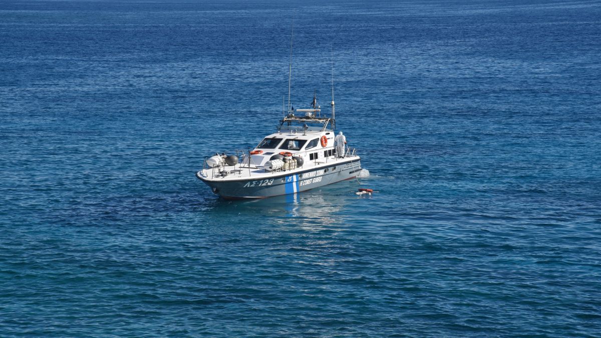 «Βόμβα» από τον Guardian: «Το ελληνικό Λιμενικό υπεύθυνο για το ναυάγιο στην Πύλο – Έγινε απόπειρα ρυμούλκησης»