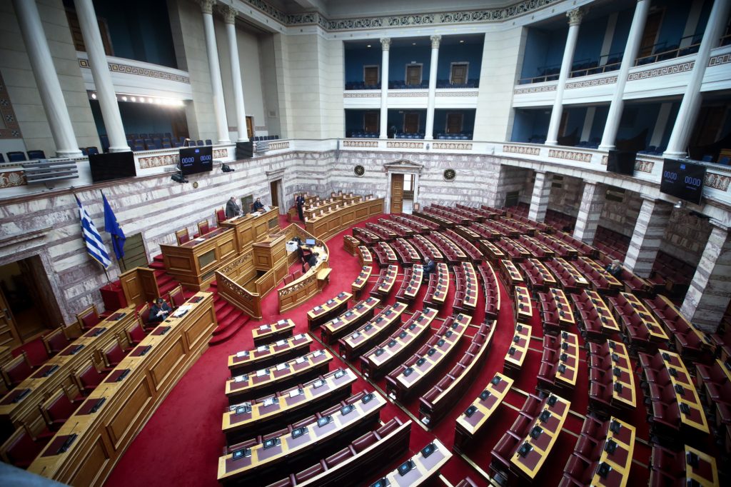 Στη Βουλή το νομοσχέδιο στήριξης για τα Τέμπη