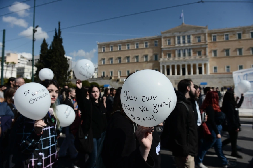 Μαθητές και φοιτητές σε διαδηλώσεις για την τραγωδία των Τεμπών σε όλη την Ελλάδα