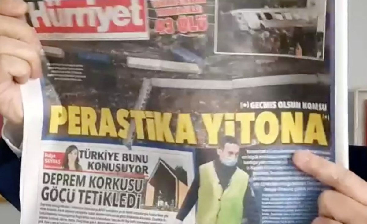 Δυστύχημα στα Τέμπη: «Περαστικά Γείτονα» γράφει στο εξώφυλλό της η τουρκική εφημερίδα Hurriyet