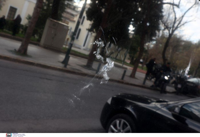Επίθεση με πέτρες στα γραφεία του ΣΥΡΙΖΑ
