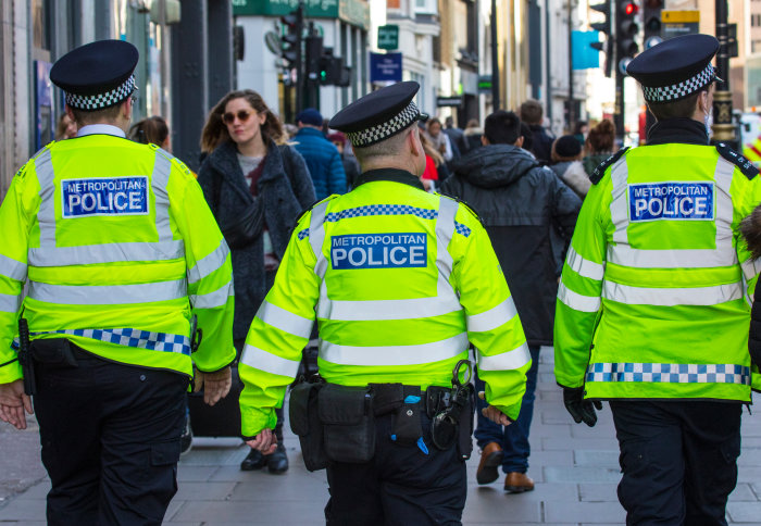 Ρατσιστική και σεξιστική η αστυνομία του Λονδίνου
