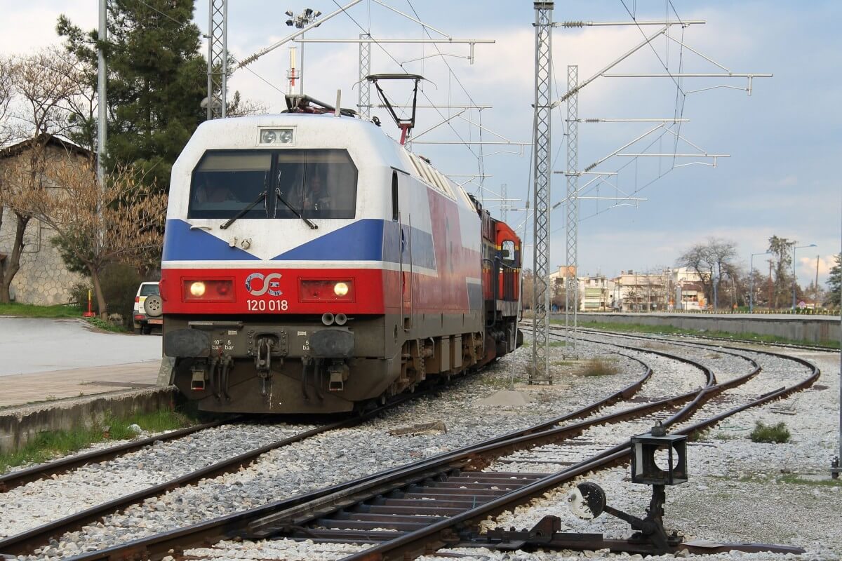 Καταγγελία καθαρίστριας για το σταθμαρχείο Λάρισας: «Έκαναν πάρτι με μουσική και ουίσκι»