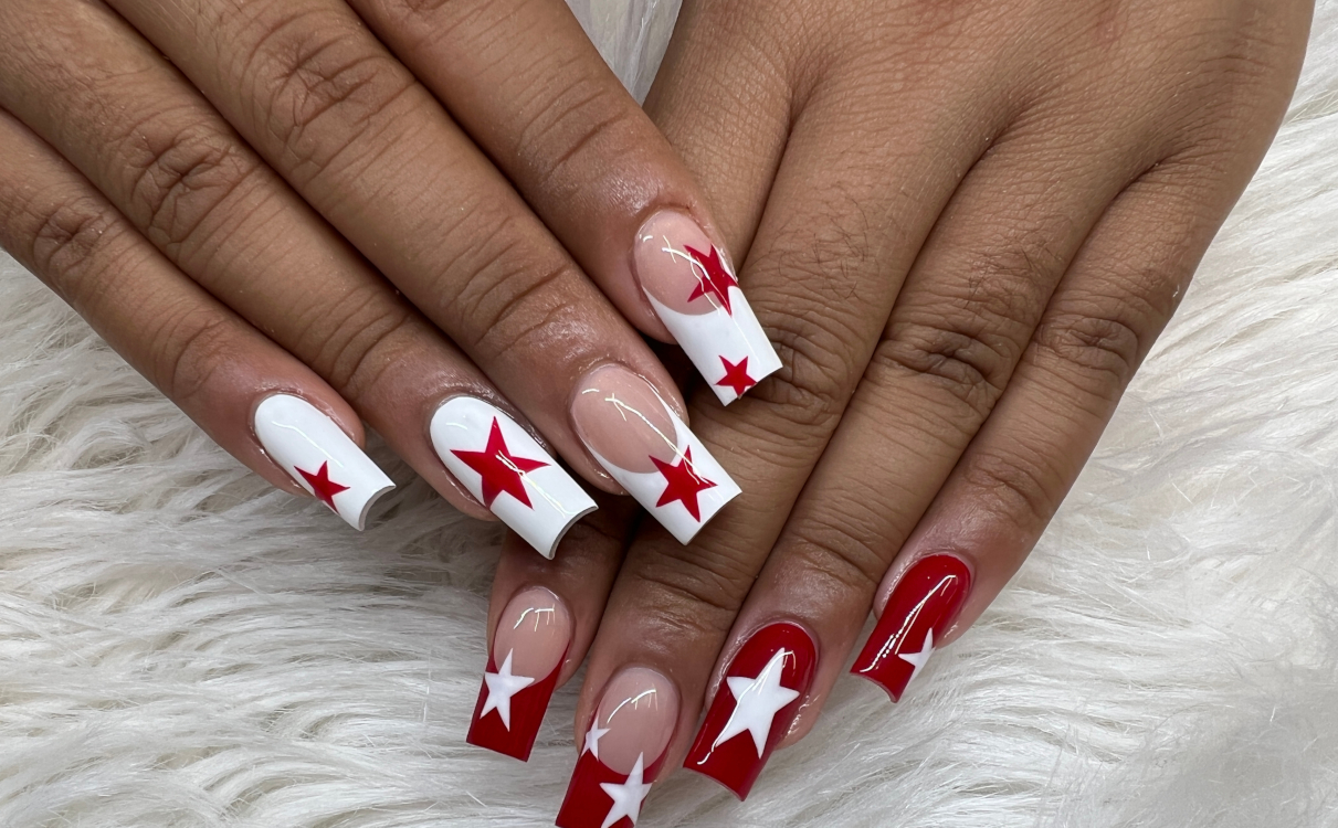Star nails: Το viral trend στο TikTok για παιχνιδιάρικα νύχια!