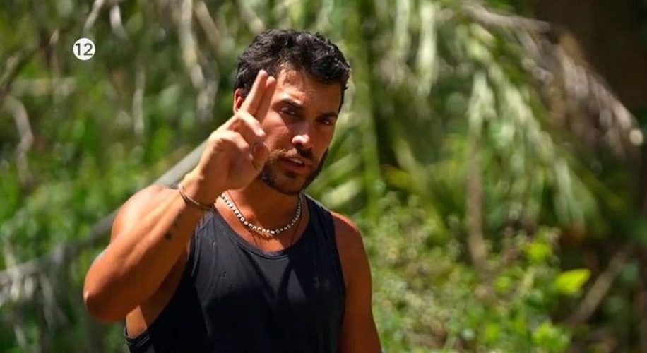 Survivor: Ο Ασημακόπουλος έστειλε «φιλάκια» στον Γκότση