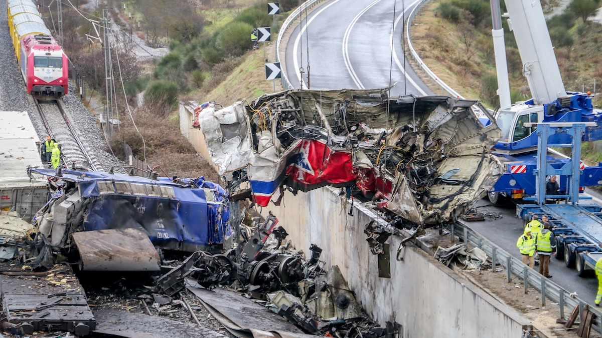 Τραγωδία στα Τέμπη: Νοθευμένα καύσιμα στο μοιραίο τρένο