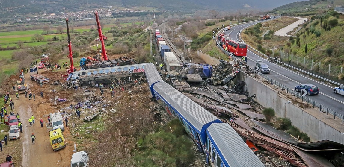 Σύγκρουση τρένων στα Τέμπη: Παρέμβαση Ντογιάκου για τα αίτια της τραγωδίας